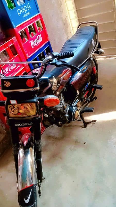 genuine honda 125 used 2022 model black colour 6