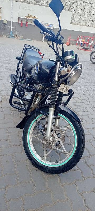 Suzuki GS-150 4