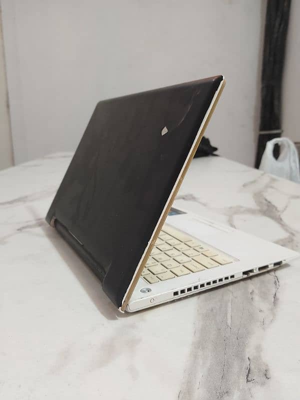 Lenovo IdeaPad S210 Toui 1