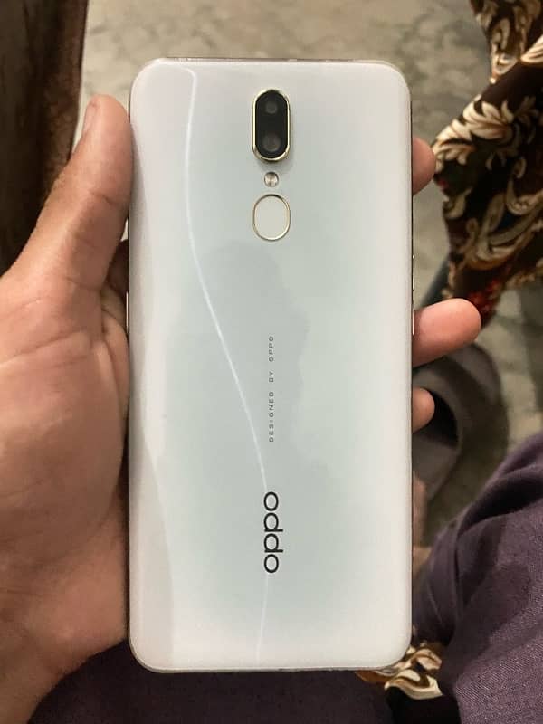 Oppo F11 8/256 1