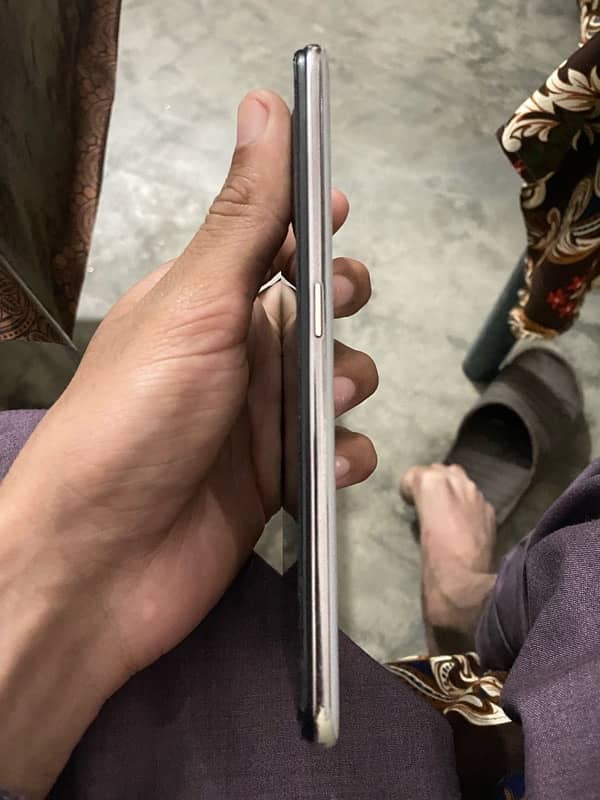 Oppo F11 8/256 4