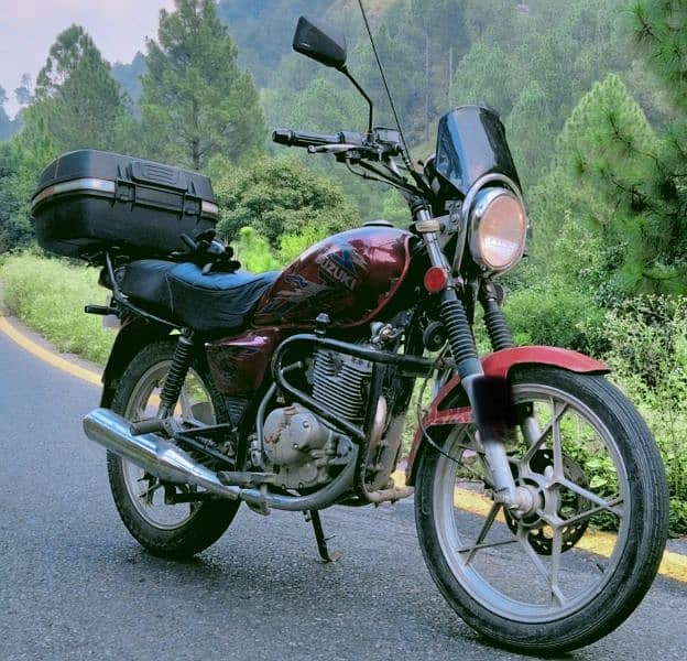 Suzuki GS 150 SE 4