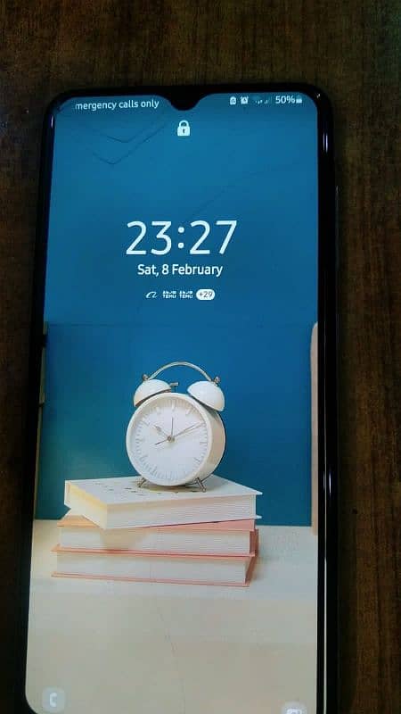 Samsung A70 128Gb memory 6GB ram  front camera 32 MP 3