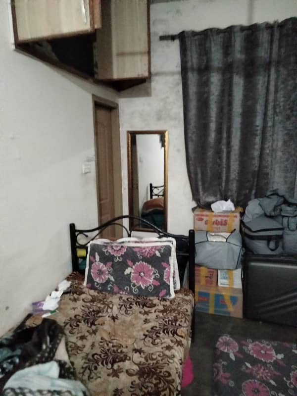 MIAN ESTATE OFFERS UNFURNISHED 1 MASTER BED FLAT FOR RENT FOR FAMILY 4