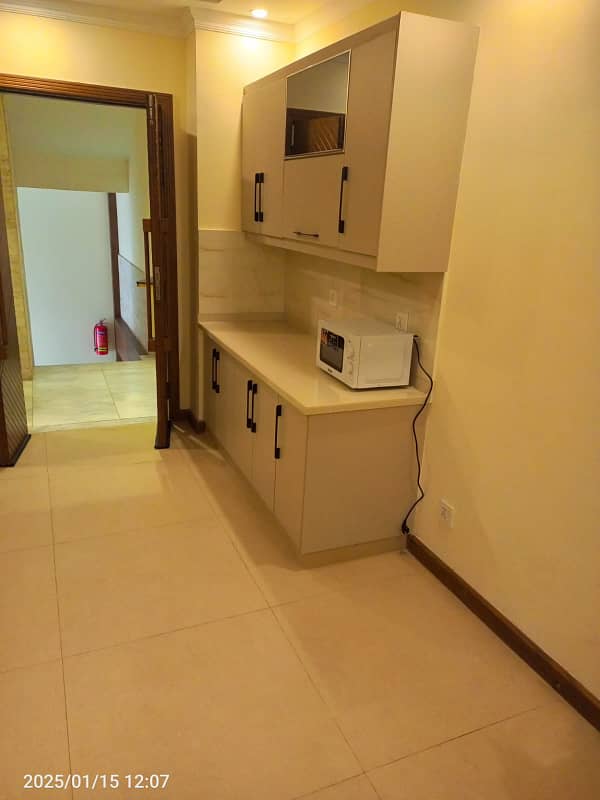 Luxury Apartment Available For Rent In Quaid Block Bahria Town Lahore 6