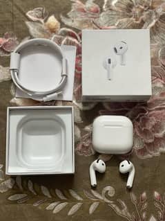 Apple 4th gen airpods