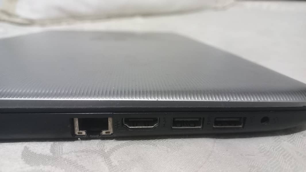 Hp 15-ay105ne Laptop 6