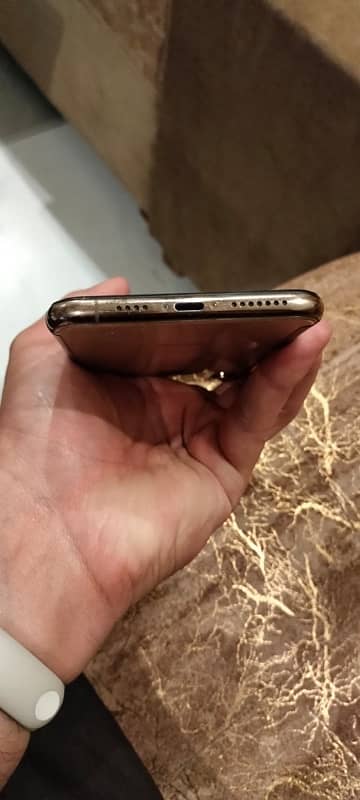 iPhone XS Max 256 GB Gold PTA Approved 2