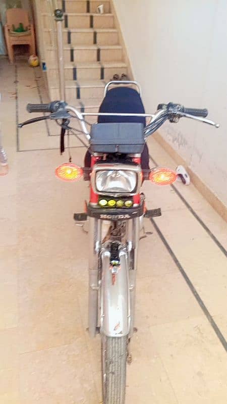 Honda 125 neat and clean urgent sale need money 0