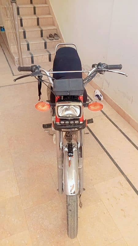 Honda 125 neat and clean urgent sale need money 1