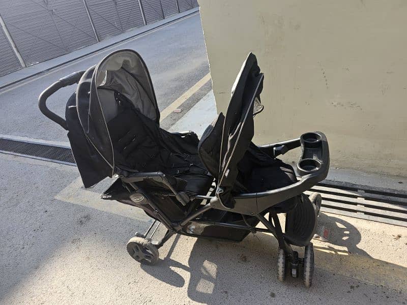 Graco Double pram , very good condition 0