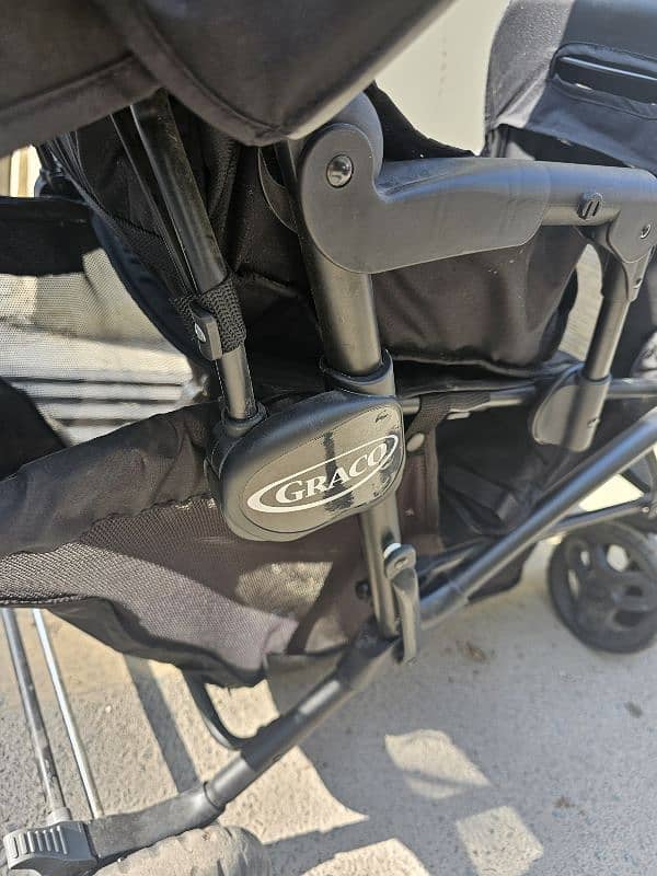 Graco Double pram , very good condition 3