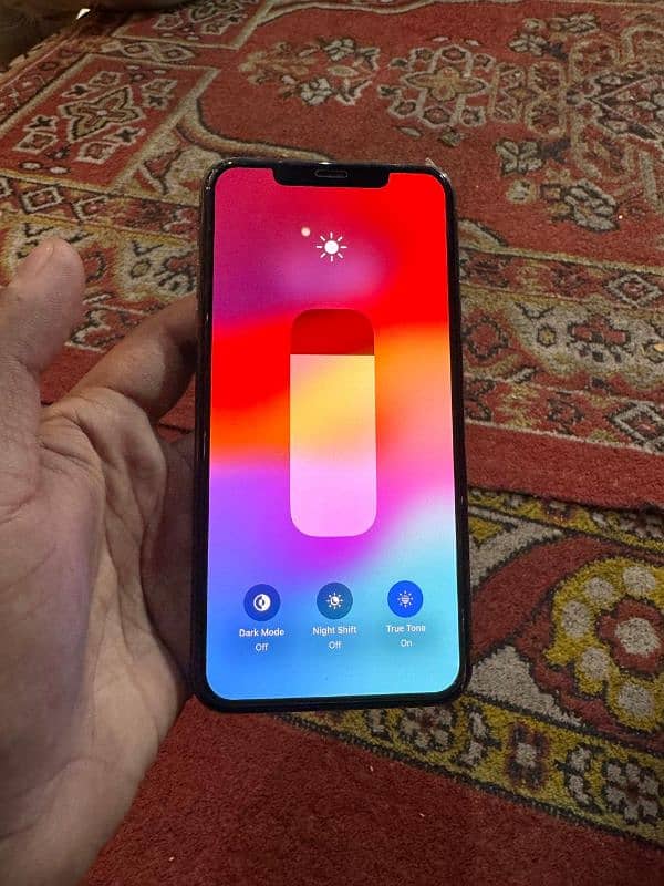 Iphone 11 pro max 4