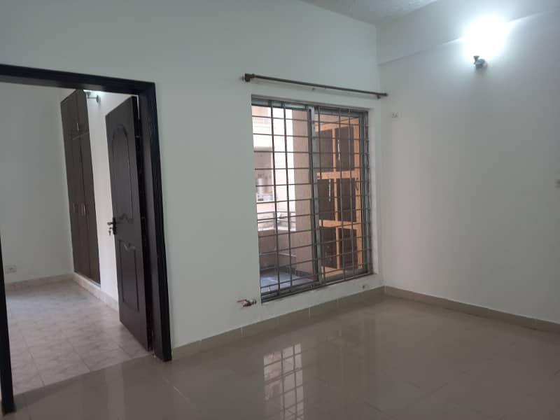 5 Marla 2 Bedroom Unfurnished Apartment for Rent Sector C Askari 11 Lahore 16