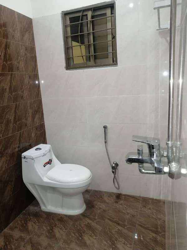 Office flat available for rent in valencia town 1