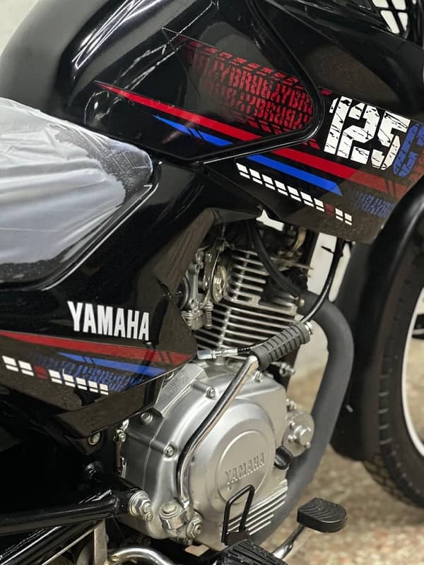 YAMAHA YBR G 125 2023 5