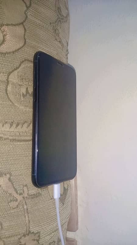 iPhone 11pro dual physical pta  256 gb 82baterry health 0