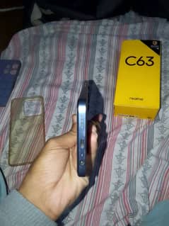 realme c63.6. 128. spekar main hlka hlka shoor hai