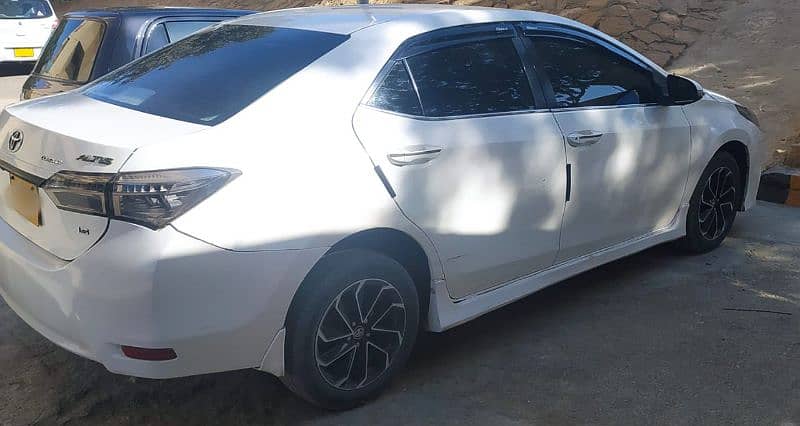 Toyota Corolla Altis 2019 4