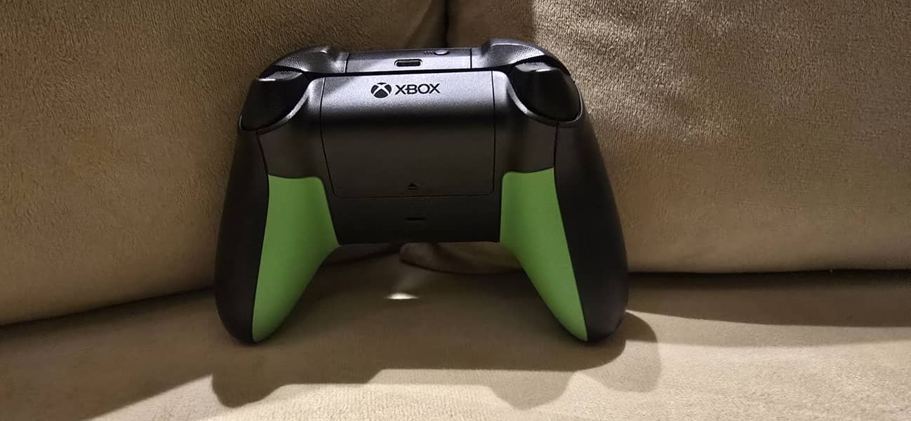 Xbox Series S/X 20th Anniversary Edition Controller 2