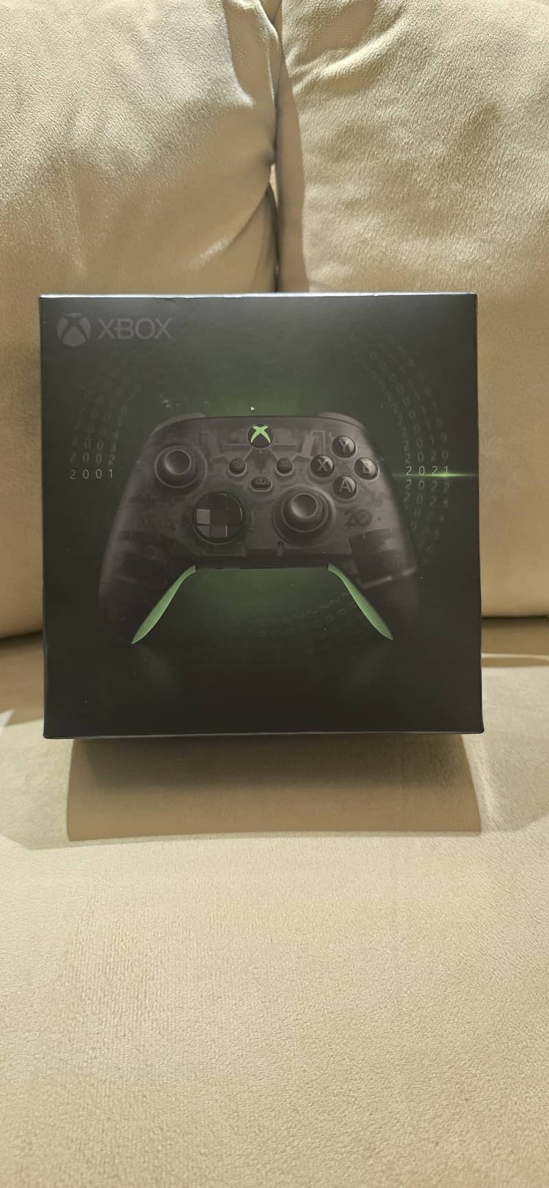 Xbox Series S/X 20th Anniversary Edition Controller 4