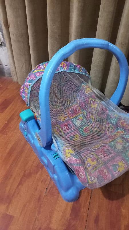 baby carrycot 2