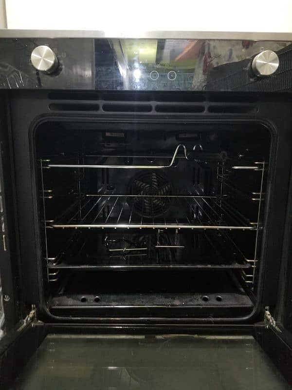 Crown Built-In Oven 2