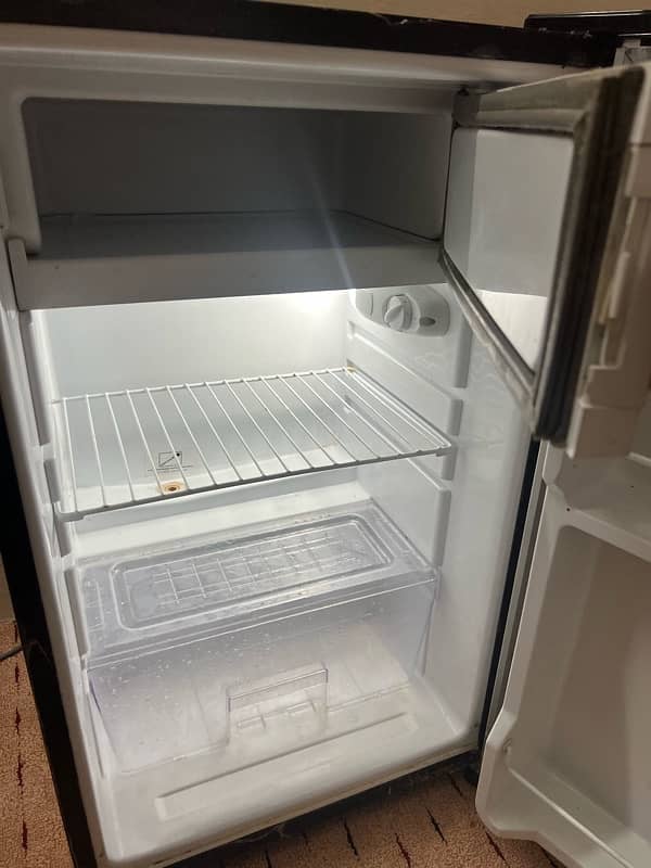 REF 9101 ND R (Silver Black) Single Door Refrigerator 4