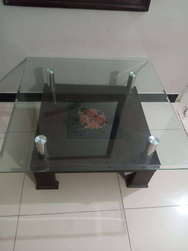 A very elegant centre table is for sale urgently 3