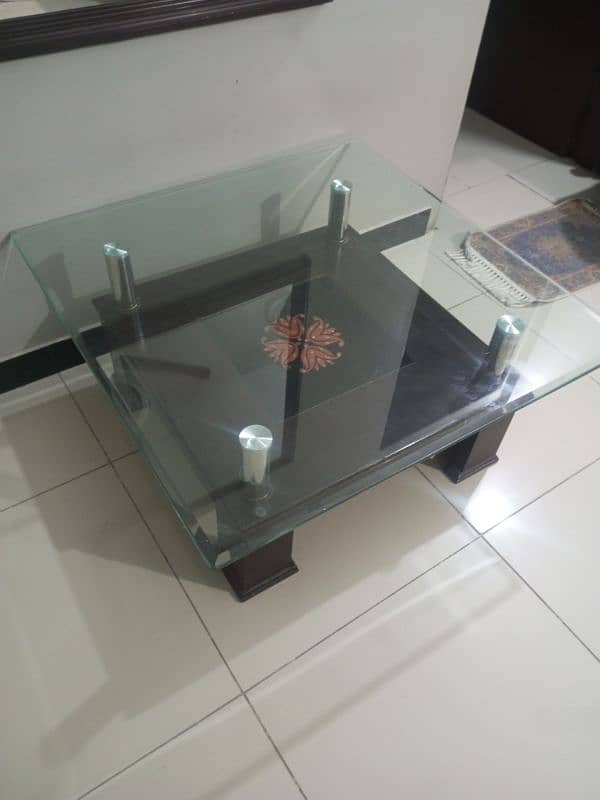 A very elegant centre table is for sale urgently 4