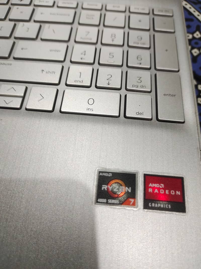 AMD Ryzen 7 4700U with Radeon Graphics Card | 512 SSD NVM2 | 8GB RAM 4