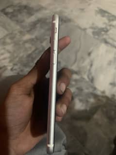 I phone se white clour