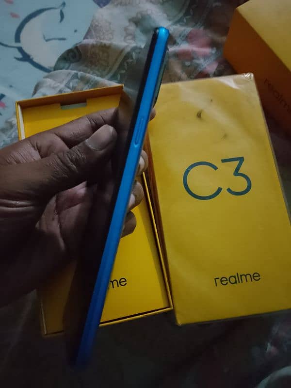 realme C3 0