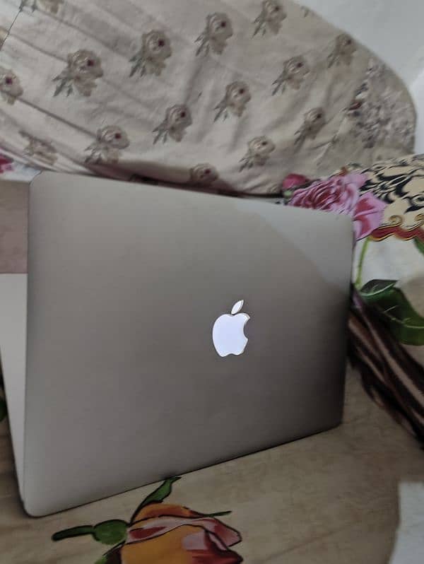 Macbook Air 13-inch 8/256 (2017) 0