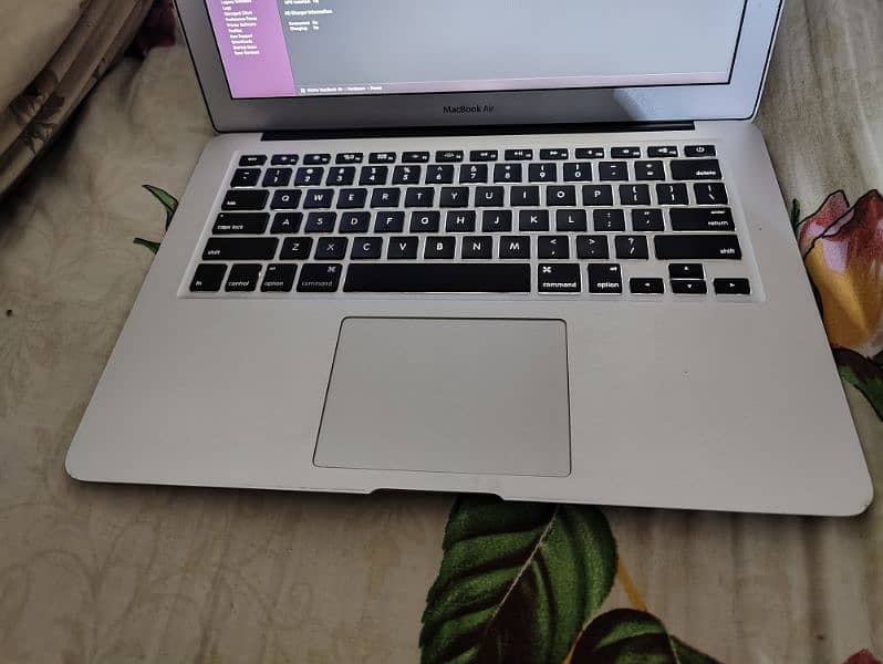 Macbook Air 13-inch 8/256 (2017) 2