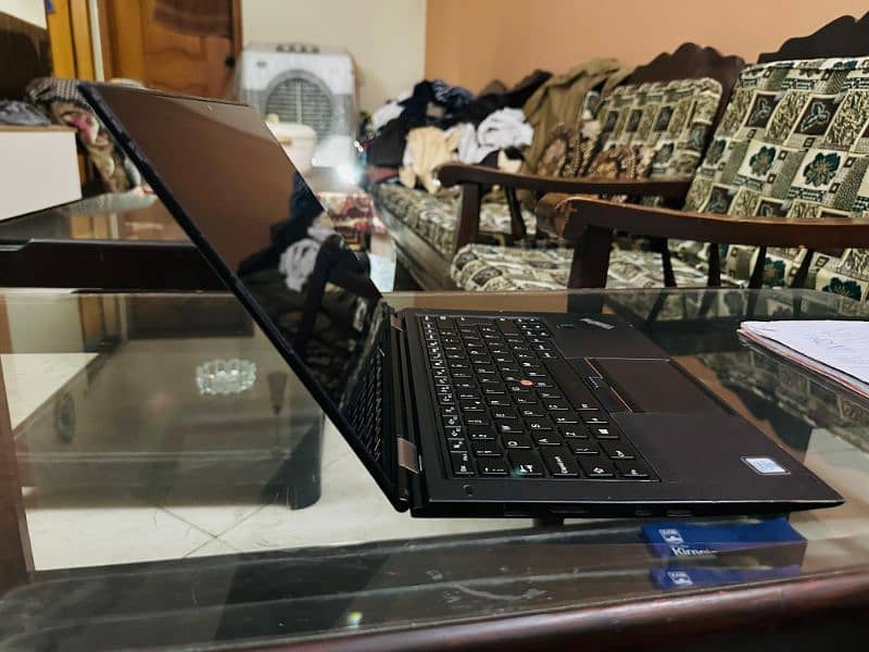 Lenovo Thinkpad X1 Yoga i7 6th Gen 1