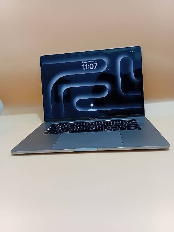 Macbook pro 2019 Core i9 processor 15 inch screen apple 1