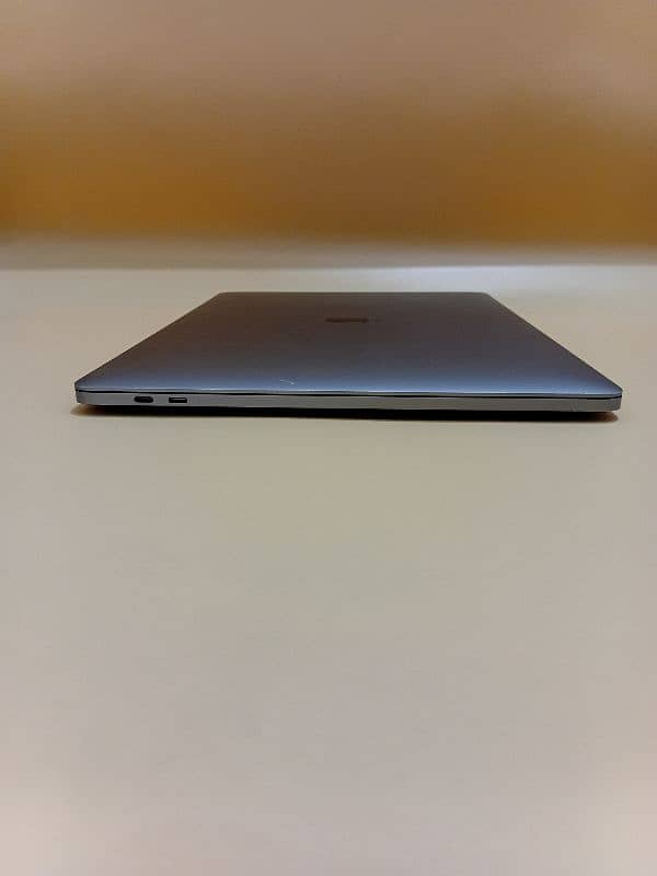 Macbook pro 2019 Core i9 processor 15 inch screen apple 3