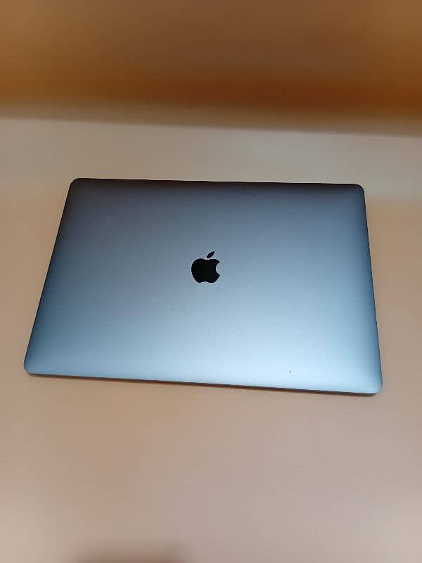 Macbook pro 2019 Core i9 processor 15 inch screen apple 5