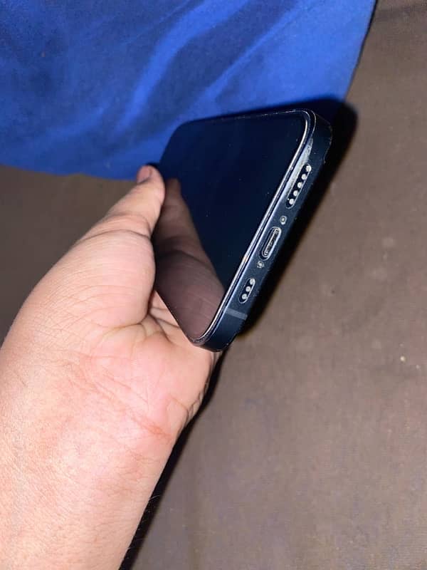 iphone  12.10/10 condition 6