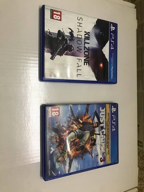 PlayStation 4, 500gb, Urgent Sale, Free PS4 Game 3