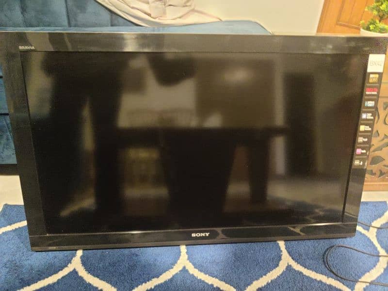 Sony bravo LCD, very good condition ,urgent sale kerni he 0