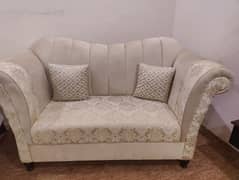 sofa set in very good condition 6 sitter