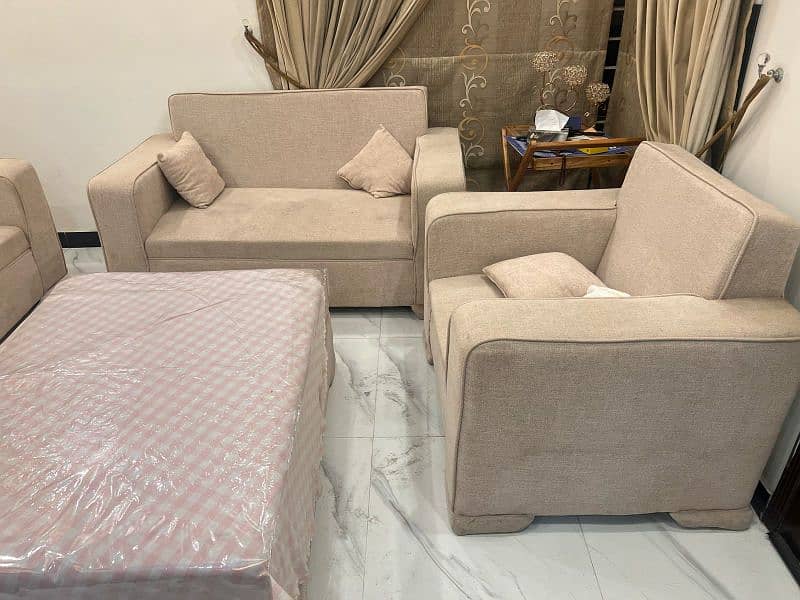 Cream Colour Sofa set with table 0