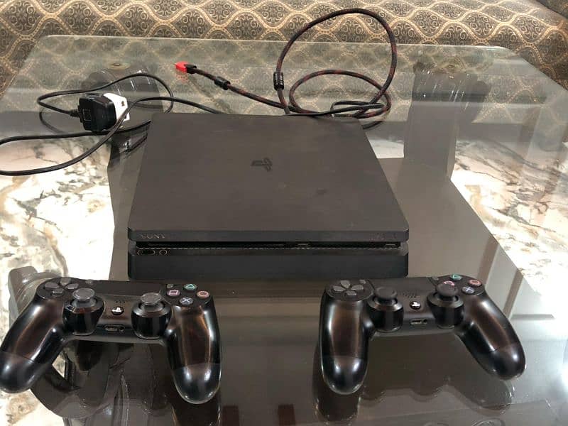 PS4 500 Gb with 2 original controllers 1