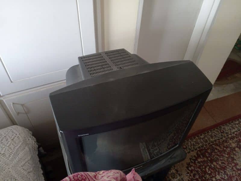 tv with tv trolley 1