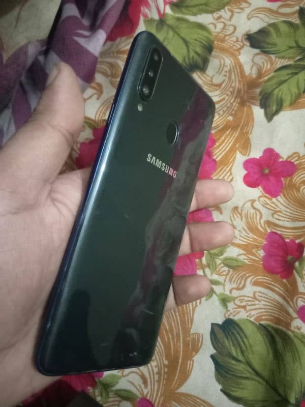 Samsung A20s hai 6