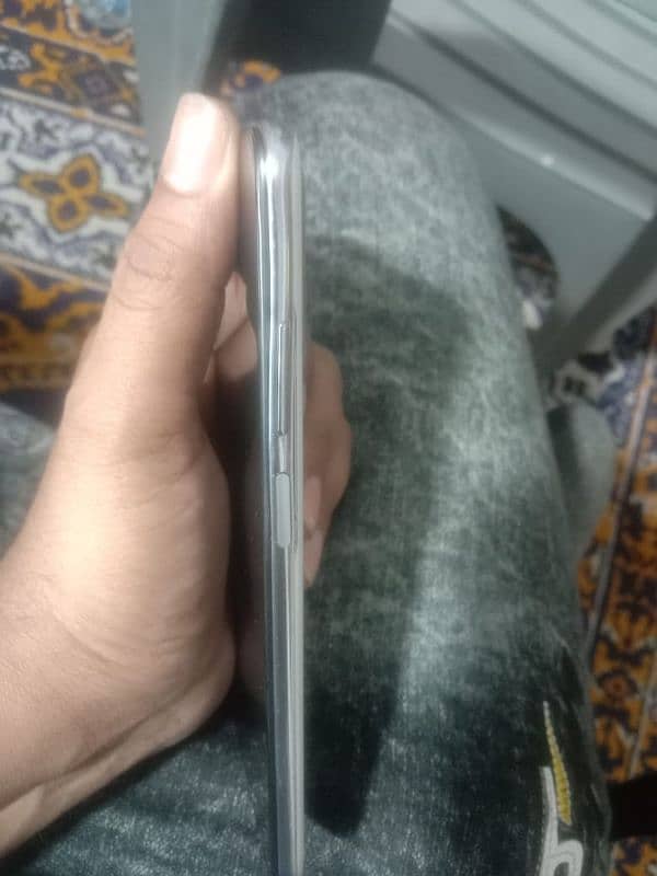 Radmi Note 10 board dead hai Baki All okei phone hai 4/128 4