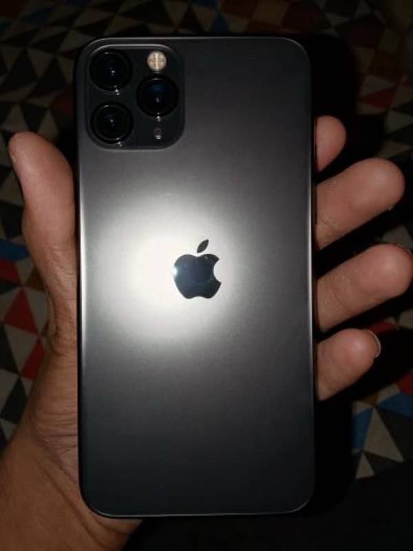 iPhone 11 Pro jv 6