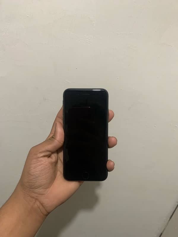 IPhone 8 64gb black color Exchange with only se 2020 14